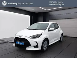 Schneeweiß Neu 2025 Toyota Yaris Hybrid Comfort Limousine | 21.650 € (Superpreis)