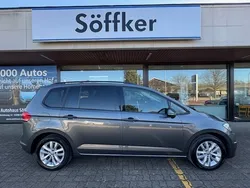Grau Gebraucht 2018 VW Touran Comfortline Van / Kleinbus | 22.490 € (Fairer Preis)
