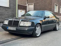 Grau Gebraucht 1991 Mercedes E300 AMG Coupé | 12.000 €