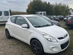 Weiß Gebraucht 2012 Hyundai i20 Classic Kleinwagen | 1.499 € (Superpreis)