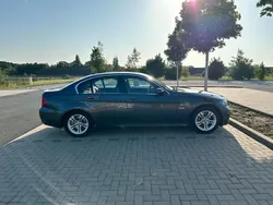 Grau Gebraucht 2007 BMW 325 Limousine | 6.000 €