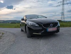 Schwarz Gebraucht 2015 Volvo V40 Linje You! Kombi | 9.490 € (Fairer Preis)