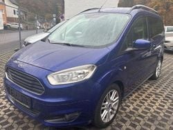 Blau Gebraucht 2015 Ford Tourneo Courier Titanium Van / Kleinbus | 4.990 € (Guter Preis)