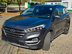 Grau Gebraucht 2017 Hyundai Tucson Trend SUV | 19.000 € (Etwas zu teuer)
