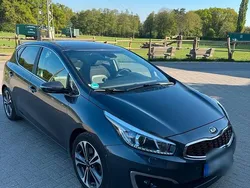 Grau Gebraucht 2016 Kia Ceed GT GT-Line Kleinwagen | 9.500 € (Etwas zu teuer)