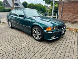 Grün Gebraucht 1996 BMW 323 M Sport Coupé | 6.900 € (Guter Preis)