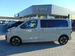 Grau Gebraucht 2022 Opel Zafira Life Edition Van / Kleinbus | 36.850 € (Etwas zu teuer)