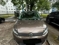 Braun Gebraucht 2012 VW Touran Van / Kleinbus | 7.000 € (Fairer Preis)