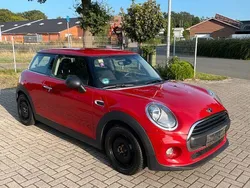 Rot Gebraucht 2016 Mini ONE Kleinwagen | 9.999 € (Teuer)