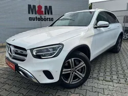 Polarweiss Gebraucht 2020 Mercedes GLC200 SUV | 27.900 €