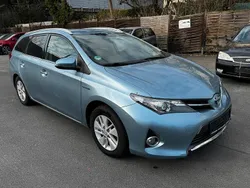 Gebraucht 2015 Toyota Auris Hybrid Kombi | 10.500 € (Guter Preis)