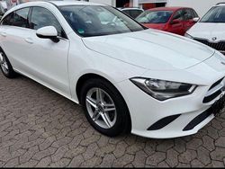 Weiß Gebraucht 2020 Mercedes CLA180 Shooting Brake Kombi | 16.900 € (Teuer)