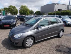 Grau Gebraucht 2010 Mercedes B180 Van / Kleinbus | 8.700 € (Etwas zu teuer)