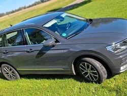 Grau Gebraucht 2016 VW Tiguan Comfortline SUV | 17.000 € (Fairer Preis)