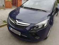 Blau Gebraucht 2014 Opel Zafira Tourer Edition Van / Kleinbus | 7.900 € (Teuer)