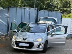 Silber Gebraucht 2012 Peugeot 308 Business-Line Kombi | 5.000 € (Etwas zu teuer)