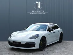 Weiß Gebraucht 2019 Porsche Panamera 4 Sport Turismo Limousine | 64.870 € (Fairer Preis)