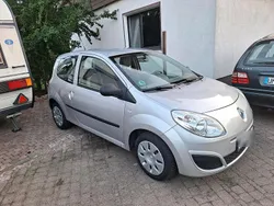 Silber Gebraucht 2008 Renault Twingo Kleinwagen | 1.799 €