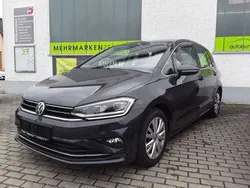 Uranograu Gebraucht 2018 VW Golf Sportsvan Highline Van / Kleinbus | 16.970 € (Fairer Preis)
