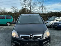 Grau Gebraucht 2007 Opel Zafira Van / Kleinbus | 1.350 € (Guter Preis)