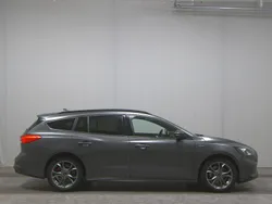 Grau Gebraucht 2022 Ford Focus ST-Line | 12.980 € (Guter Preis)