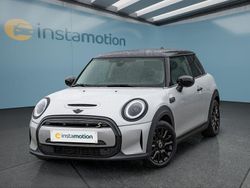 Silber Gebraucht 2022 Mini Cooper SE Classic Kleinwagen | 19.149 € (Etwas zu teuer)