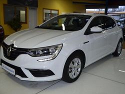 Weiß Gebraucht 2016 Renault Mégane IV Life Limousine | 9.880 € (Fairer Preis)