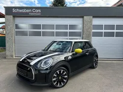 Schwarz Gebraucht 2023 Mini Cooper SE Kleinwagen | 21.900 € (Fairer Preis)