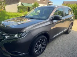 Braun Gebraucht 2016 Mitsubishi Outlander SUV | 15.800 € (Fairer Preis)