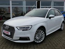 Weiß Gebraucht 2017 Audi A3 Sportback e-tron Kleinwagen | 18.490 € (Etwas zu teuer)
