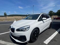 Weiß Gebraucht 2019 BMW 218 Active Tourer Sport Line Van / Kleinbus | 13.400 € (Guter Preis)