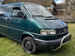 Grün Gebraucht 2004 VW Caravelle Van / Kleinbus | 8.500 €