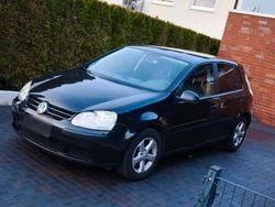 Schwarz Gebraucht 2004 VW Golf V Limousine | 2.400 € (Fairer Preis)