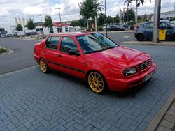 Rot Gebraucht 1996 VW Vento Limousine | 4.000 €