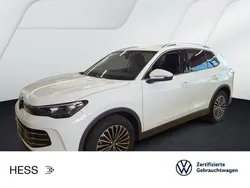 Pure white Gebraucht 2024 VW Tiguan Elegance SUV | 37.299 € (Etwas zu teuer)