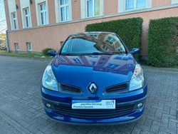 Blau Gebraucht 2007 Renault Clio II Limousine | 2.250 € (Fairer Preis)