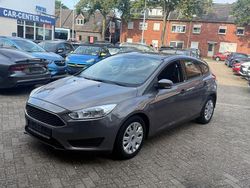 Braun Gebraucht 2015 Ford Focus Ambiente Limousine | 6.999 € (Fairer Preis)