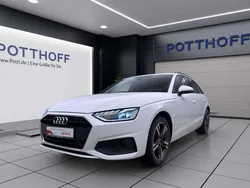 Weiss Gebraucht 2022 Audi A4 Business Kombi | 24.750 € (Guter Preis)