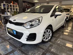 Weiß Gebraucht 2017 Kia Rio Kleinwagen | 8.950 € (Fairer Preis)
