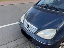 Blau Gebraucht 2001 Mercedes A190 Avantgarde Kleinwagen | 800 € (Superpreis)