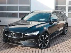 Schwarz Gebraucht 2024 Volvo V60 CC Ultimate Kombi | 48.900 € (Fairer Preis)