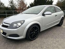 Silber metallic Gebraucht 2009 Opel Astra GTC Selection Coupé | 5.800 € (Fairer Preis)