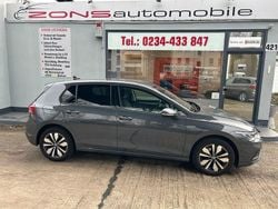 Grau Gebraucht 2023 VW Golf VIII Move Limousine | 19.900 € (Guter Preis)