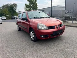 Orange Gebraucht 2006 Renault Clio II Campus Kleinwagen | 1.700 €