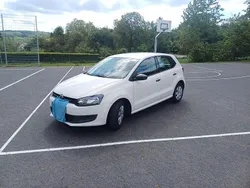 Weiß Gebraucht 2009 VW Polo Limousine | 1.900 € (Guter Preis)