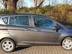 Grau Gebraucht 2017 Ford B-MAX Van / Kleinbus | 7.600 € (Guter Preis)