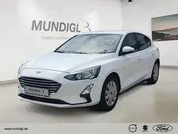 Weiss Gebraucht 2021 Ford Focus Trend Limousine | 14.220 € (Superpreis)