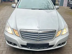 Silber Gebraucht 2010 Mercedes E200 Limousine | 8.900 € (Guter Preis)