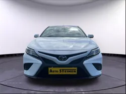 Weiß Gebraucht 2020 Toyota Camry Limousine | 26.032 €