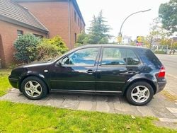 Schwarz Gebraucht 1999 VW Golf III Kleinwagen | 2.200 € (Fairer Preis)